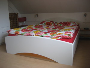 Schlafzimmer mit Doppelbett - Ferienwohnung Amer in Zeeland